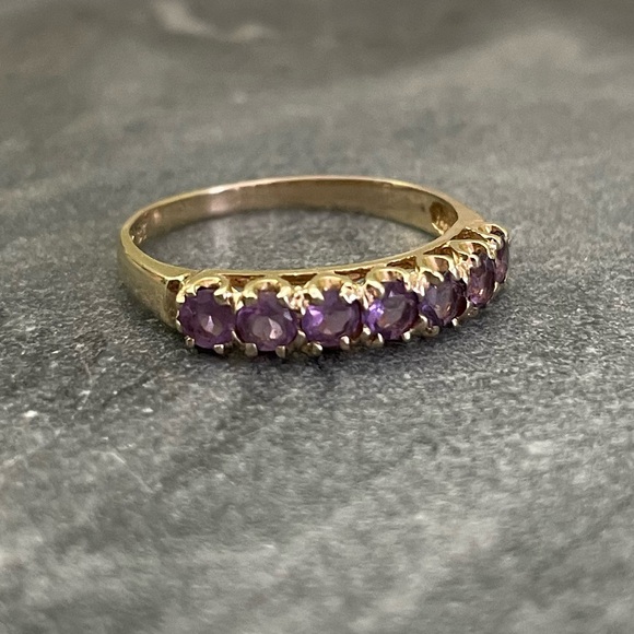 Estate Jewelry - 10 Karat Gold Amethyst Ring
